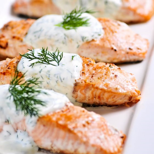 Warm gerookte zalm met frisse dillesaus (Speciaal voor de Kerst)